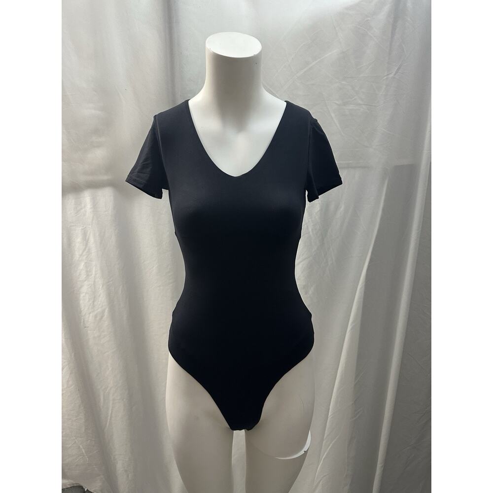 IUGA Women's White Short Sleeve V-neck Bodysuit - NWT - Size S
